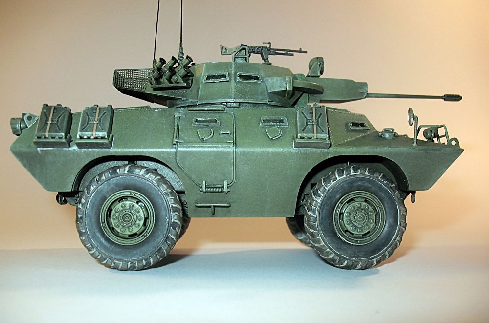 Hobby Boss V-150 Commando w/20mm cannon 1/35